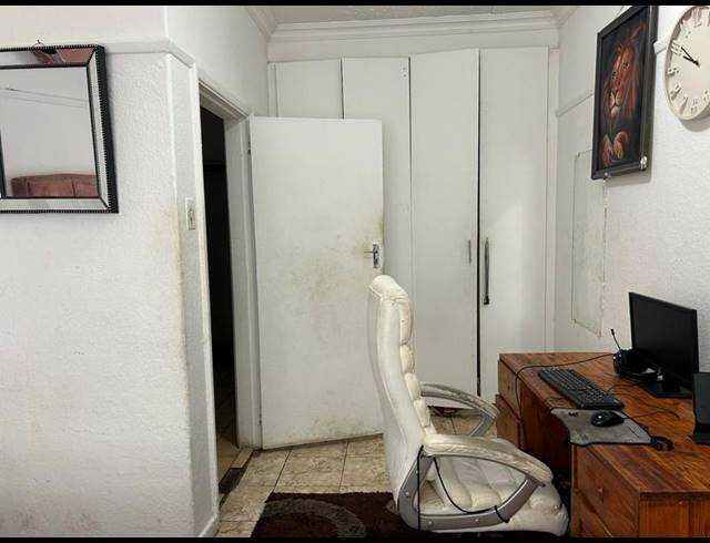 3 BEDROOM APARTMENT FOR SALE IN RONDEBOSCH